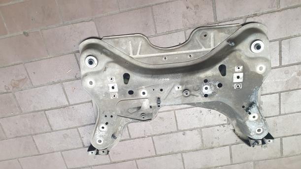 Foto: VORDERACHSTRÄGER eines Renault Laguna Grandtour 2.0 dCi Style