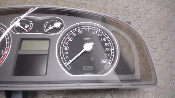 Foto: TACHOEINHEIT eines Renault Laguna Grandtour 2.0 dCi Style