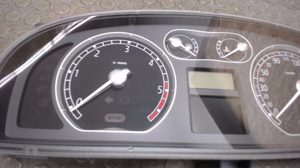 Foto: TACHOEINHEIT eines Renault Laguna Grandtour 2.0 dCi Style