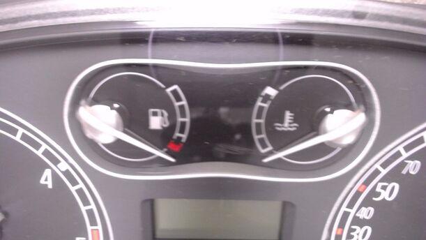 Foto: TACHOEINHEIT eines Renault Laguna Grandtour 2.0 dCi Style