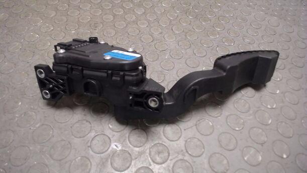 Foto: GASPEDAL eines Renault Laguna Grandtour 2.0 dCi Style