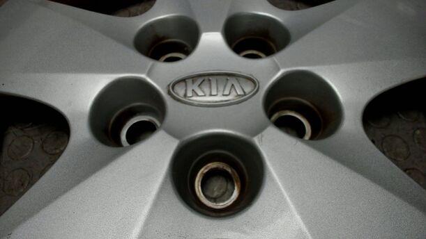 Foto: EINZELNE RADDECKEL / RADKAPPE ( 15 ZOLL ) eines Kia Ceed 1.6 CRDi SW Style