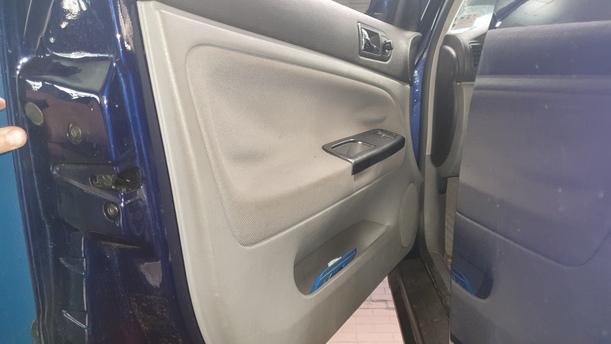 Foto: TÜR VORN LINKS eines VW Passat Variant 1.9 TDI Style