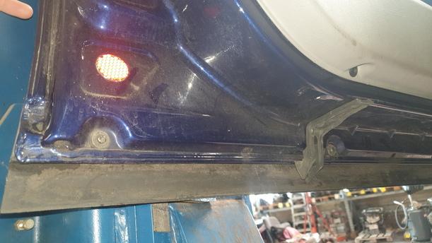 Foto: TÜR VORN LINKS eines VW Passat Variant 1.9 TDI Style