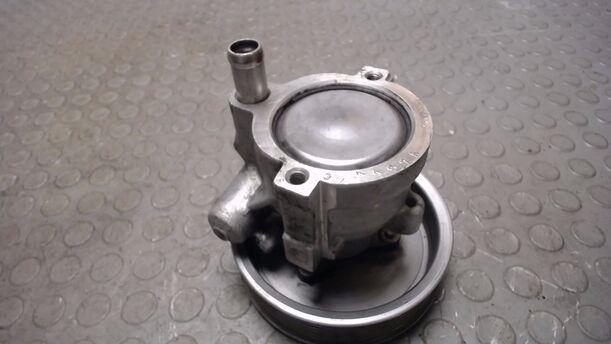 Foto: PUMPE SERVOLENKUNG eines Renault Laguna Grandtour 2.0 dCi Style