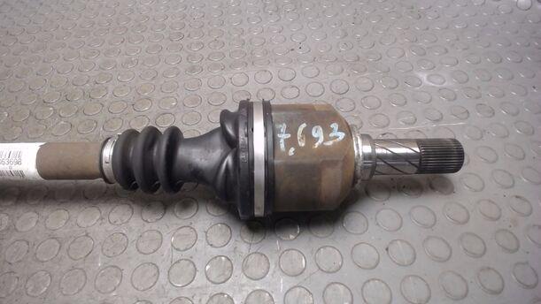 Foto: ANTRIEBSWELLE VORNE LINKS eines Renault Laguna Grandtour 2.0 dCi Style