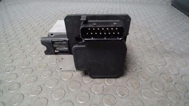 Foto: HAUPTBREMSAGGREGAT ABS eines VW Passat Variant 1.9 TDI Style