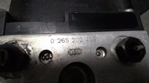 Foto: HAUPTBREMSAGGREGAT ABS eines VW Passat Variant 1.9 TDI Style