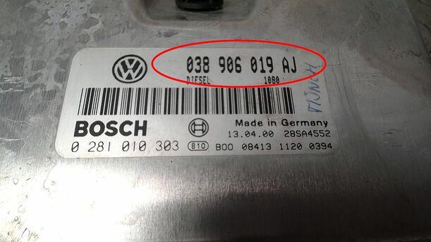 Foto: MOTORSTEUERGERÄT/ STEUERGERÄT EINSPRITZUNG eines VW Passat Variant 1.9 TDI Style