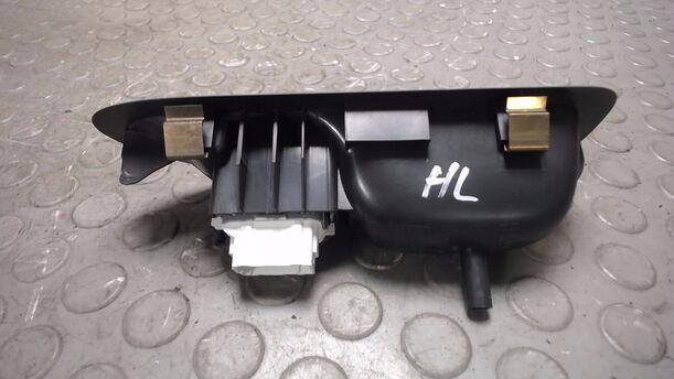Foto: FENSTERHEBERSCHALTER HINTEN LINKS eines Renault Laguna Grandtour 2.0 dCi Style
