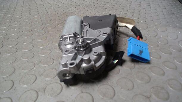 Foto: MOTOR SCHIEBEDACH/ SCHIEBEDACHMOTOR eines VW Passat Variant 1.9 TDI Style