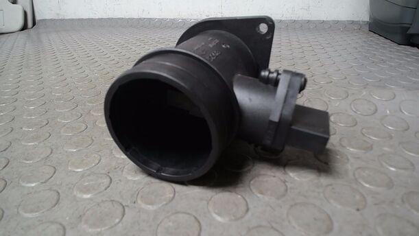 Foto: LUFTMASSENMESSER ( BOSCH ) eines VW Passat Variant 1.9 TDI Style