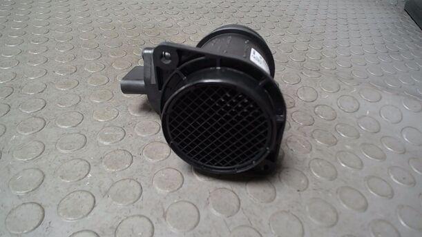 Foto: LUFTMASSENMESSER ( BOSCH ) eines VW Passat Variant 1.9 TDI Style