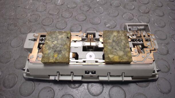 Foto: INNENBELEUCHTUNG HINTEN eines Renault Laguna Grandtour 2.0 dCi Style