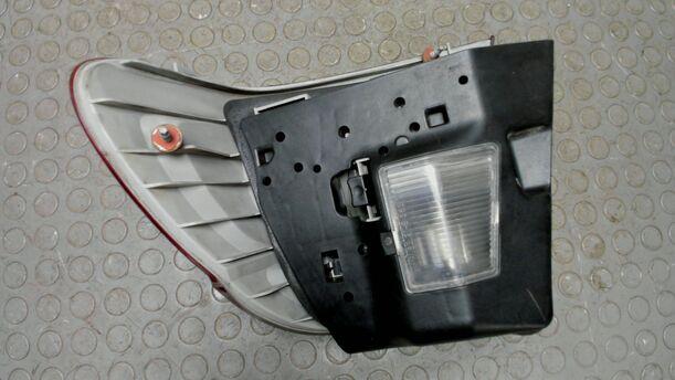 Foto: HECKLEUCHTE / RÜCKLICHT LINKS AUSSEN eines BMW 318i Style