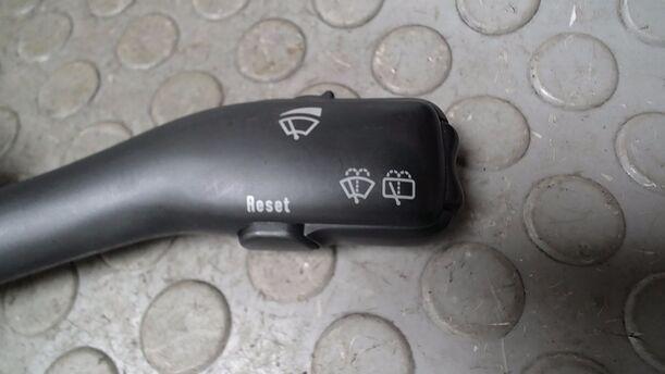Foto: SCHEIBENWISCHERSCHALTER eines VW Passat Variant 1.9 TDI Style