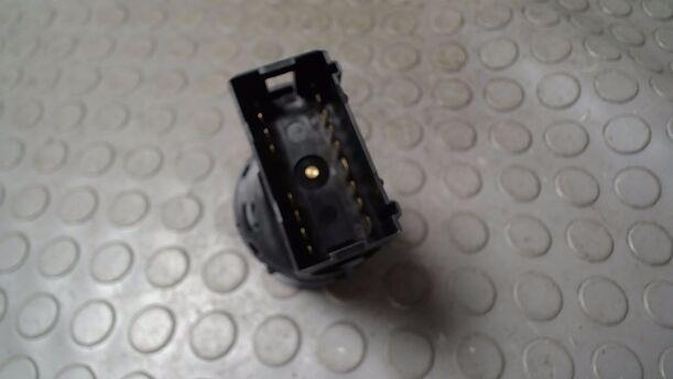 Foto: LICHTSCHALTER ( NEBELSCHEINWERFER ) eines VW Passat Variant 1.9 TDI Style