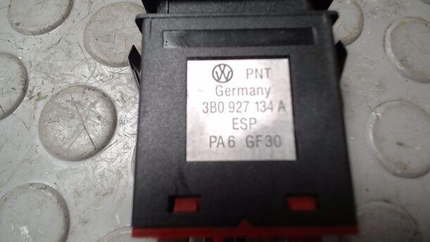 Foto: SCHALTER ESP eines VW Passat Variant 1.9 TDI Style