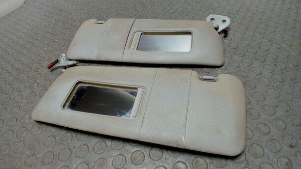 Foto: SONNENBLENDENPAAR eines BMW 318i Style