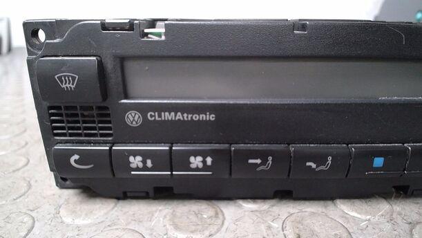 Foto: HEIZUNGSBETÄTIGUNG CLIMATRONIC eines VW Passat Variant 1.9 TDI Style