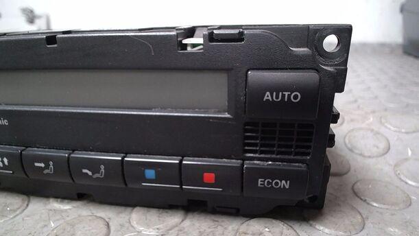 Foto: HEIZUNGSBETÄTIGUNG CLIMATRONIC eines VW Passat Variant 1.9 TDI Style