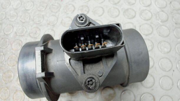 Foto: LUFTMASSENMESSER eines BMW 318i Style