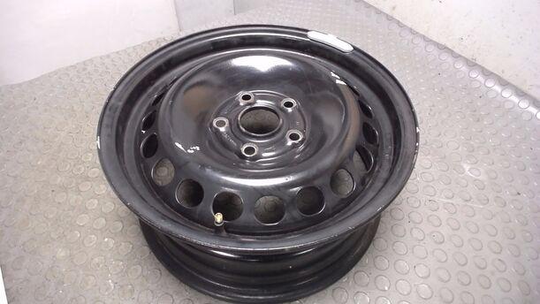 Foto: STAHLFELGE 6X15 ET45 eines VW Passat Variant 1.9 TDI Style