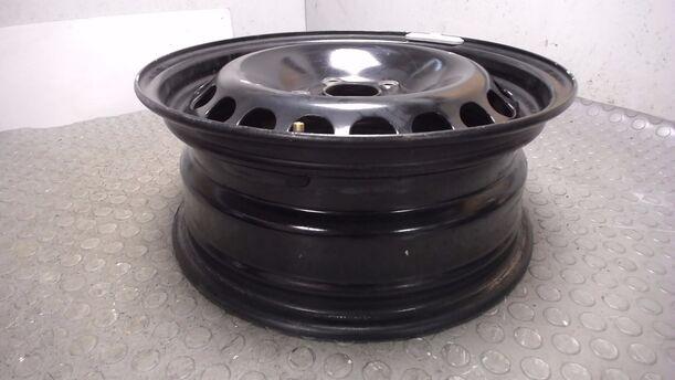 Foto: STAHLFELGE 6X15 ET45 eines VW Passat Variant 1.9 TDI Style