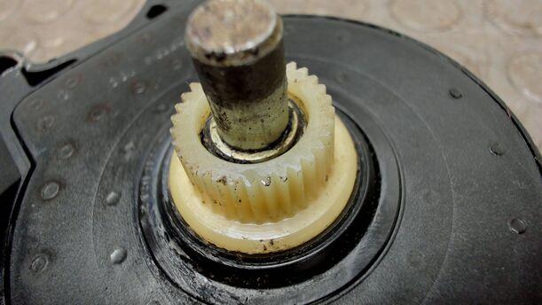 Foto: FENSTERHEBERMOTOR VORNE LINKS eines BMW 318i Style