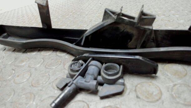 Foto: BLENDE SCHEINWERFER RECHTS eines BMW 318i Style