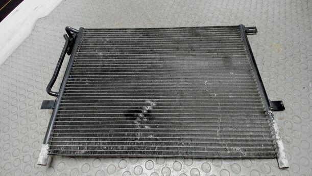 Foto: KONDENSATOR KLIMAANLAGE eines BMW 318i Style