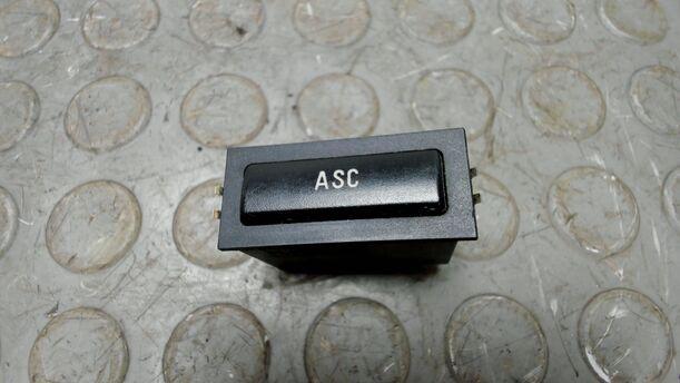 Foto: ASC SCHALTER eines BMW 318i Style