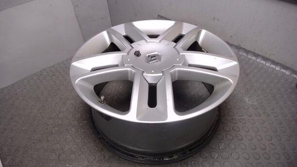 Foto: ALUFELGE 7X17 ET50 eines Renault Laguna Grandtour 2.0 dCi Style