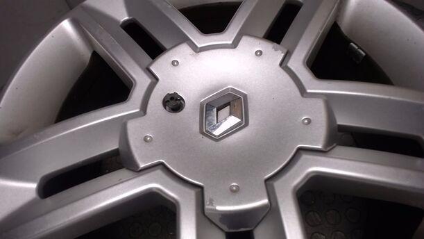 Foto: ALUFELGE 7X17 ET50 eines Renault Laguna Grandtour 2.0 dCi Style