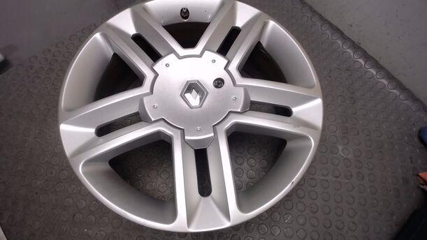 Foto: ALUFELGE 7X17 ET50 eines Renault Laguna Grandtour 2.0 dCi Style