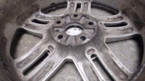 Foto: ALUFELGE 7X17 ET50 eines Renault Laguna Grandtour 2.0 dCi Style