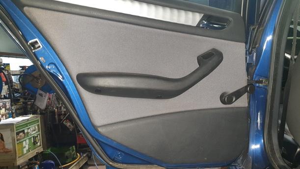 Foto: TÜR HINTEN LINKS eines BMW 316i Style