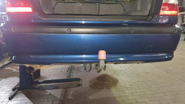 Foto: STOSSFÄNGER / STOßSTANGE HINTEN eines BMW 316i Style