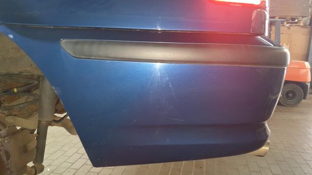 Foto: STOSSFÄNGER / STOßSTANGE HINTEN eines BMW 316i Style
