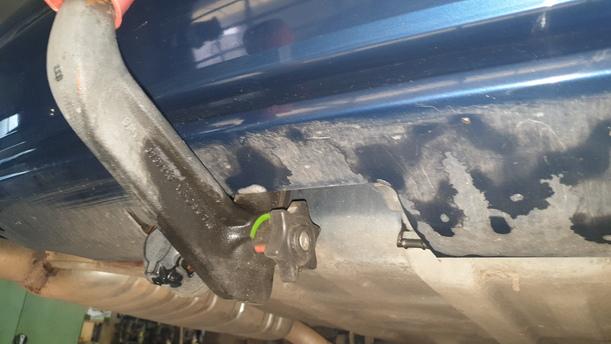 Foto: STOSSFÄNGER / STOßSTANGE HINTEN eines BMW 316i Style