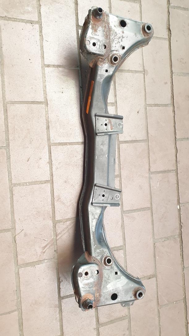 Foto: VORDERACHSE / ACHSTRÄGER VORN eines BMW 316i Style