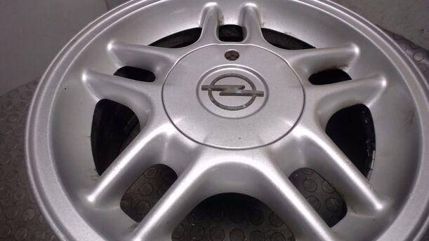 Foto: ALUFELGE 7X15 ET33 eines Opel Omega 2.0 16V Style