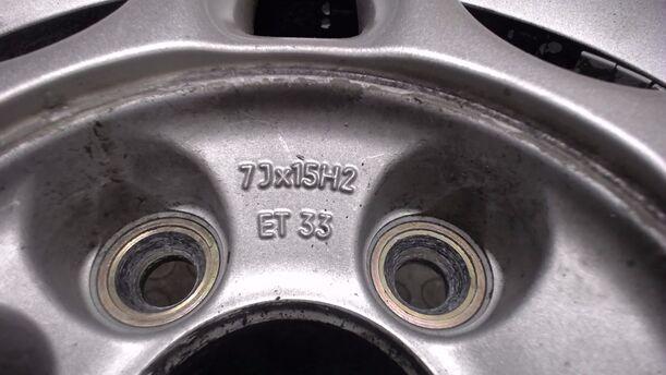 Foto: ALUFELGE 7X15 ET33 eines Opel Omega 2.0 16V Style
