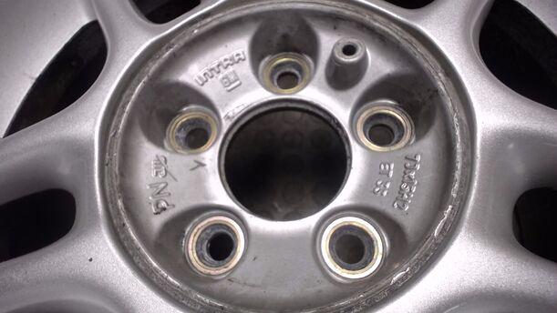 Foto: ALUFELGE 7X15 ET33 eines Opel Omega 2.0 16V Style