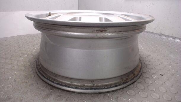 Foto: ALUFELGE 6X15 ET45 eines Audi A4 1.6 Style