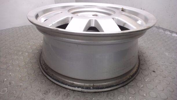 Foto: ALUFELGE 6X15 ET45 eines Audi A4 1.6 Style