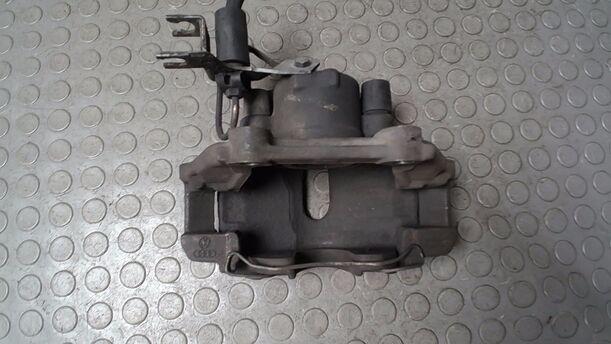Foto: BREMSSATTEL VORN RECHTS eines VW Passat Variant 1.9 TDI Style