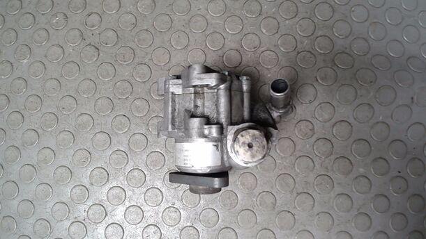 Foto: PUMPE SERVOLENKUNG/ SERVOPUMPE eines VW Passat Variant 1.9 TDI Style