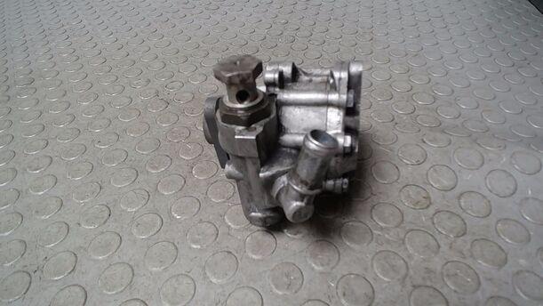 Foto: PUMPE SERVOLENKUNG/ SERVOPUMPE eines VW Passat Variant 1.9 TDI Style