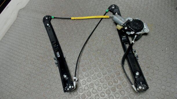 Foto: FENSTERHEBER VORNE LINKS eines BMW 316i Style